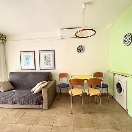 Apartsalou Penedes Luaran gambar