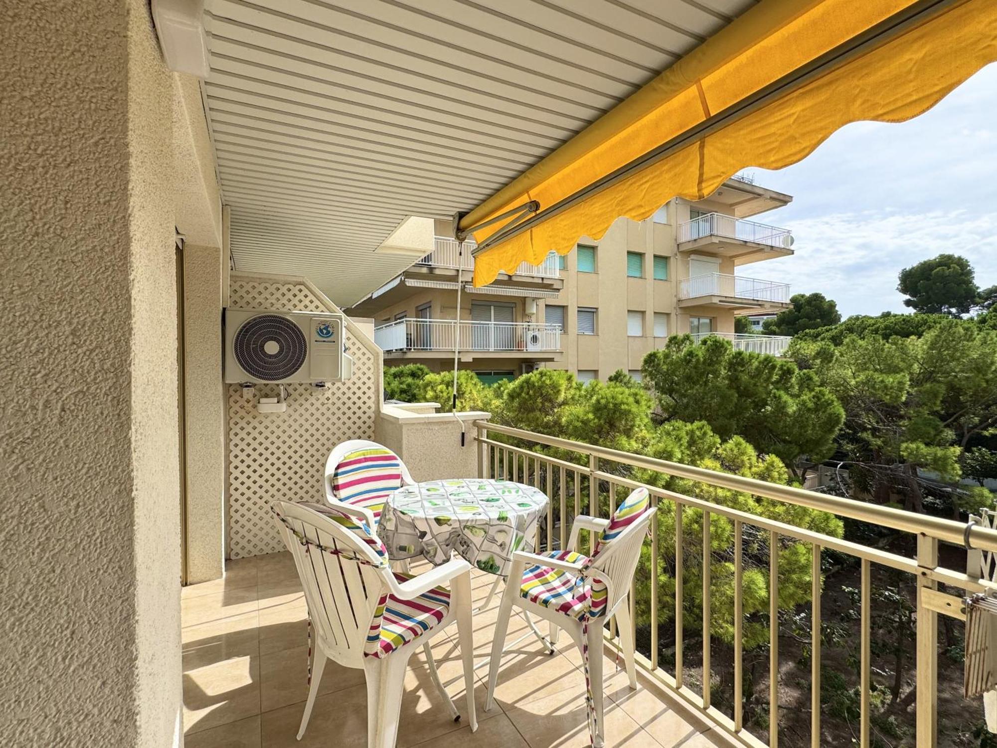 Apartsalou Penedes Luaran gambar