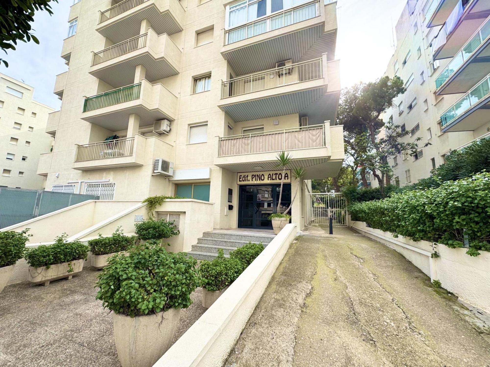 Apartsalou Penedes Luaran gambar